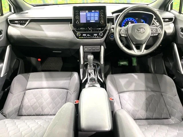 Toyota COROLLA CROSS HYBRID S photo 3