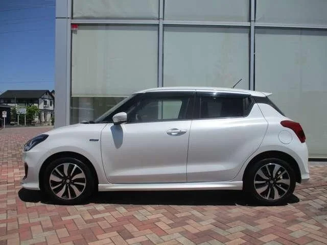 Suzuki SWIFT ハイブリッド　RS photo 3