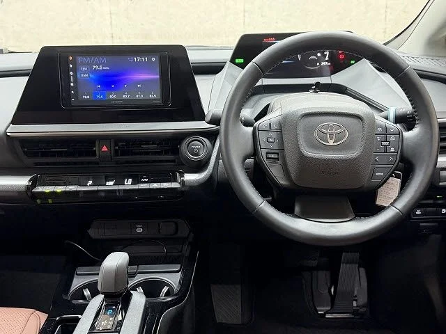 Toyota PRIUS X photo 2