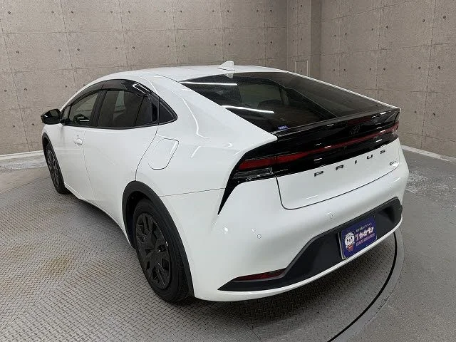 Toyota PRIUS X photo 3