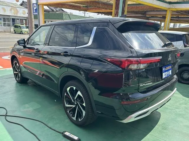 Mitsubishi OUTLANDER PHEV P photo 4