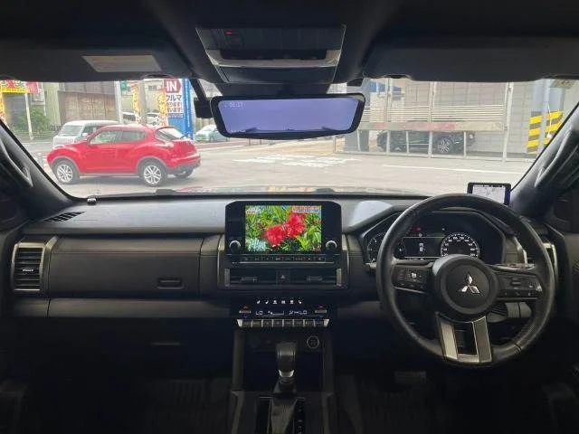 Mitsubishi TRITON GSR photo 2