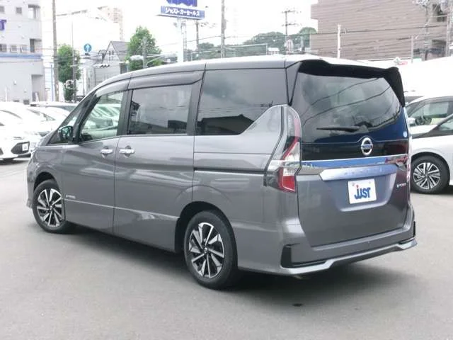 Nissan SERENA WG e−POWER　XV　エアロ photo 2
