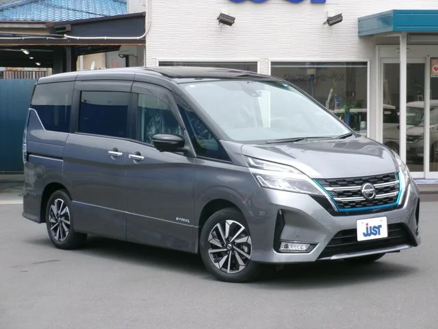 Nissan SERENA WG e−POWER　XV　エアロ photo 3
