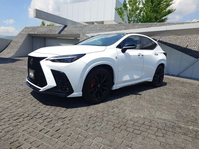 Toyota LEXUS NX350h Fスポーツ photo 2