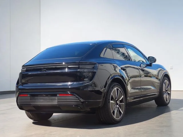 Porsche PORSCHE Macan Electric ターボ photo 2