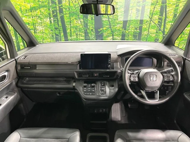 Honda STEPWAGON e:HEV SPADA プレミアムライン photo 2