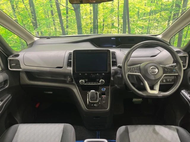 Nissan SERENA WG e−POWER　ハイウェイスター　V photo 2