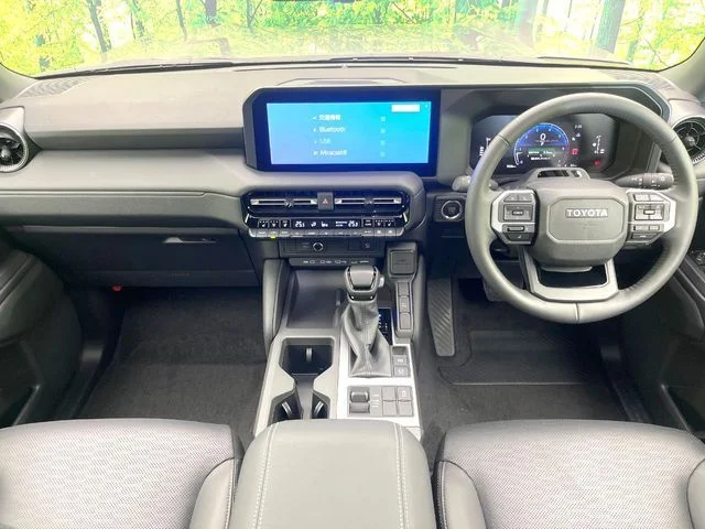 Toyota LANDCRUISER 250 VX photo 2