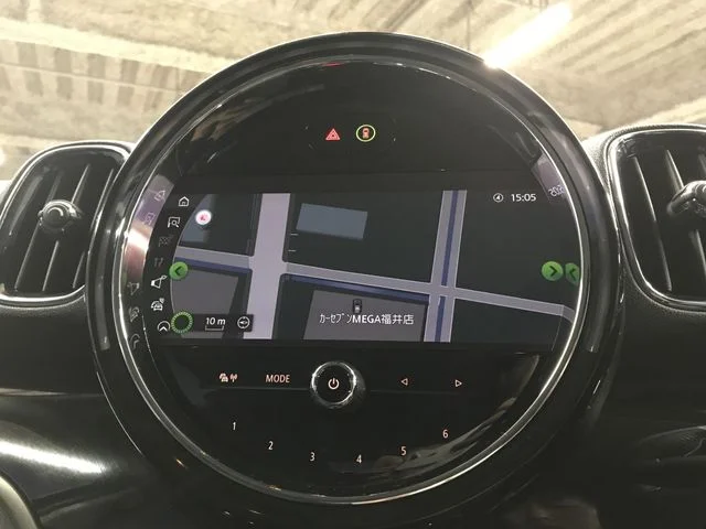 Bmw MINI COOPER D CROSSOVER ベースグレード photo 2