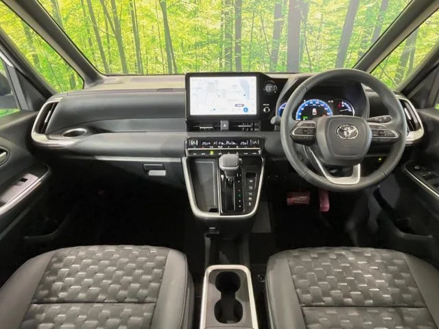 Toyota VOXY HYBRID ハイブリッド　S−Z photo 2