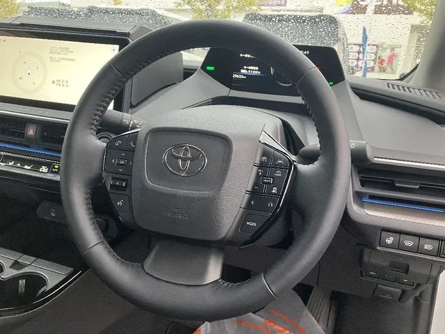 Toyota PRIUS 4WD Z photo 3