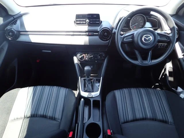 Mazda MAZDA2 15C photo 2
