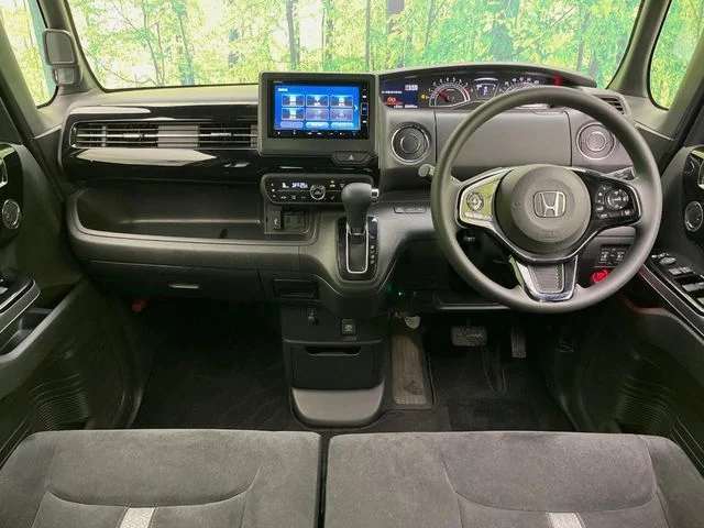 Honda N BOX CUSTOM L photo 2