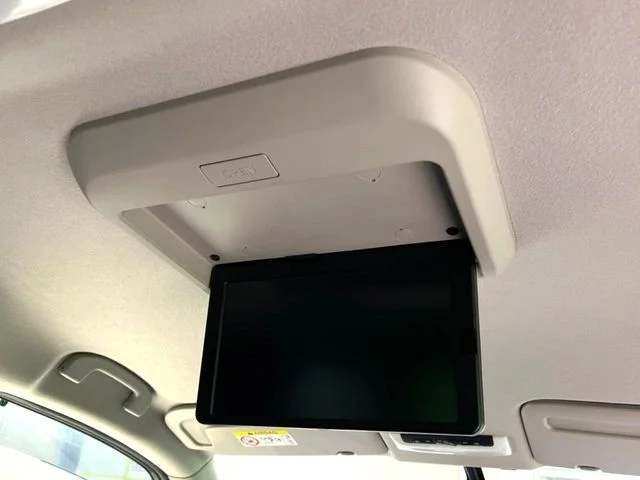 Nissan SERENA S-HYBRID ハイウェイスター　V photo 4
