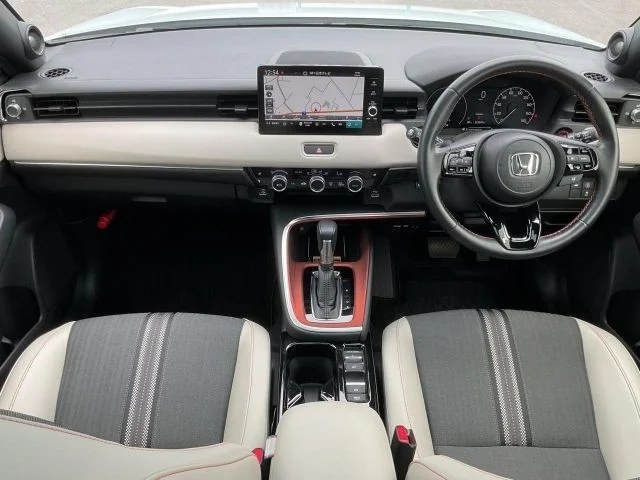 Honda VEZEL e:HEV 1500　e：HEV　PLaY　5ドア photo 2
