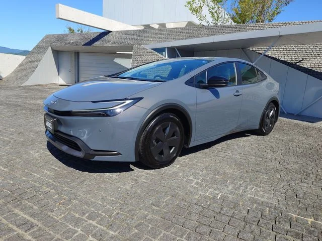 Toyota PRIUS U photo 2