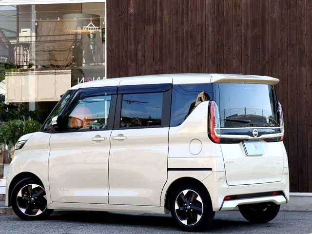 Nissan ROOX ハイウェイスターX　プロパイロットEd photo 3