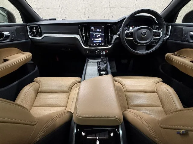 Volvo VOLVO V60 CROSS COUNTRY T5　AWD　プロ photo 3