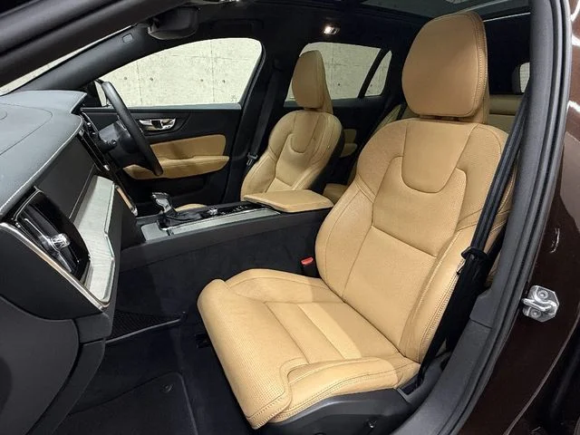 Volvo VOLVO V60 CROSS COUNTRY T5　AWD　プロ photo 4