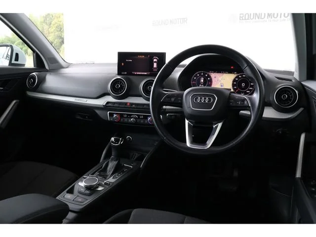 Audi AUDI Q2 35　TFSI　アドバンスト photo 2