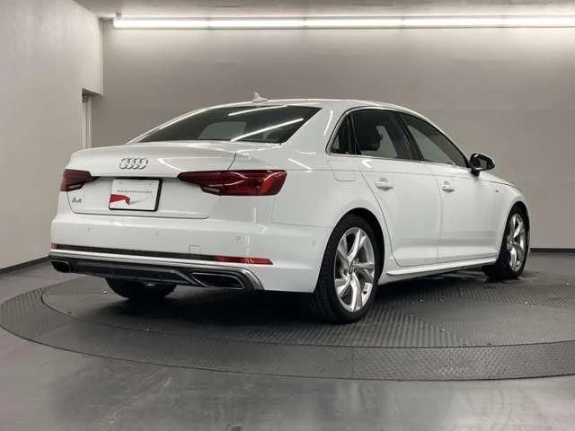 Audi AUDI A4 35　TFSI　マイスターシュトュック photo 2
