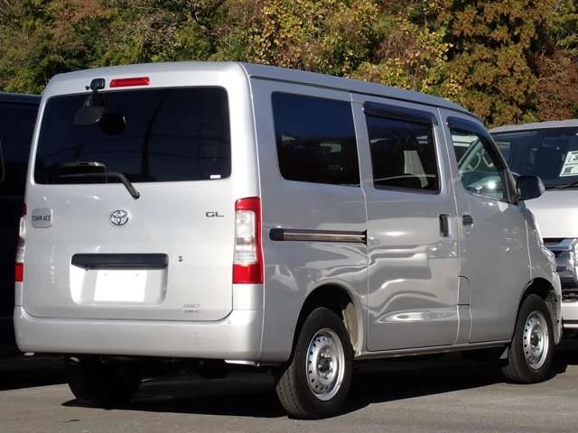 Toyota TOWNACE van 4WD GL　スマートアシスト　リヤヒーター付 photo 2