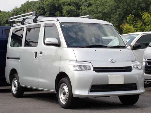 Toyota TOWNACE van 2WD GL　スマートアシスト　ルーフラック付 photo 4