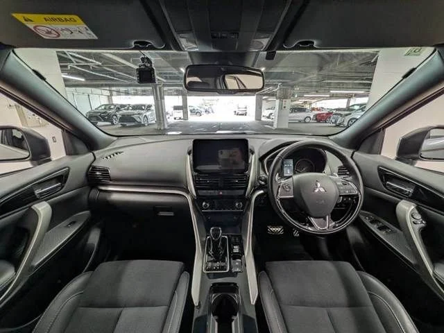 Mitsubishi ECLIPSE CROSS PHEV P photo 2