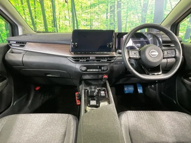Nissan AURA G photo 2