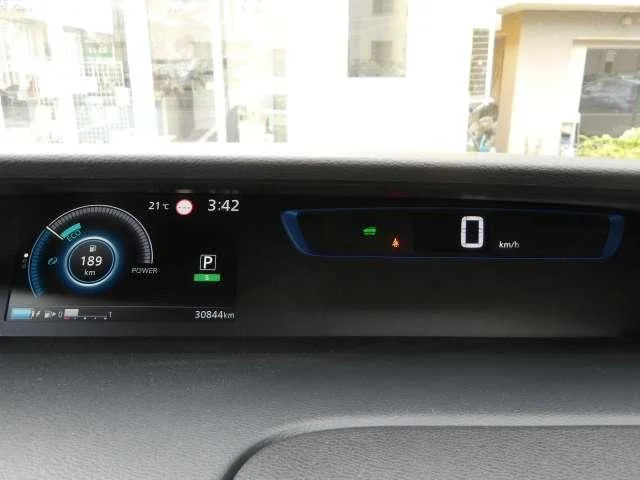 Nissan SERENA WG e−POWER　ハイウェイスター　V photo 4