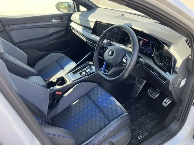 Volkswagen VOLKSWAGEN GOLF R ベースグレード photo 2