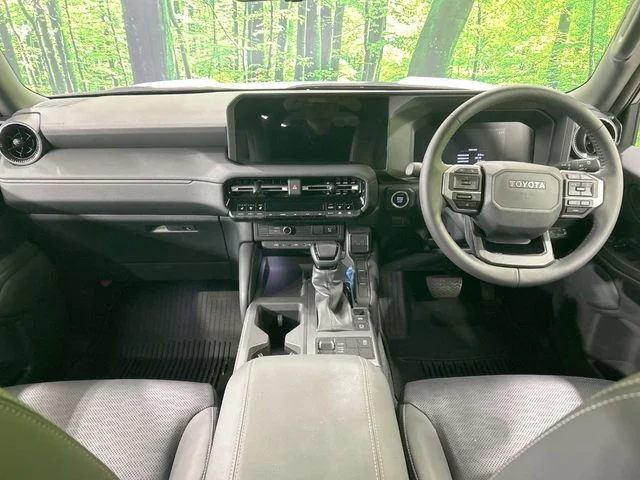 Toyota LANDCRUISER 250 VX photo 2