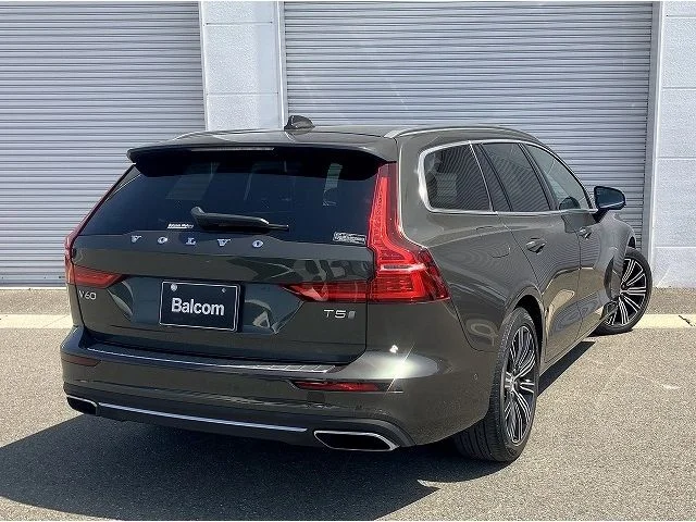 Volvo VOLVO V60 T5　インスクリプション photo 2