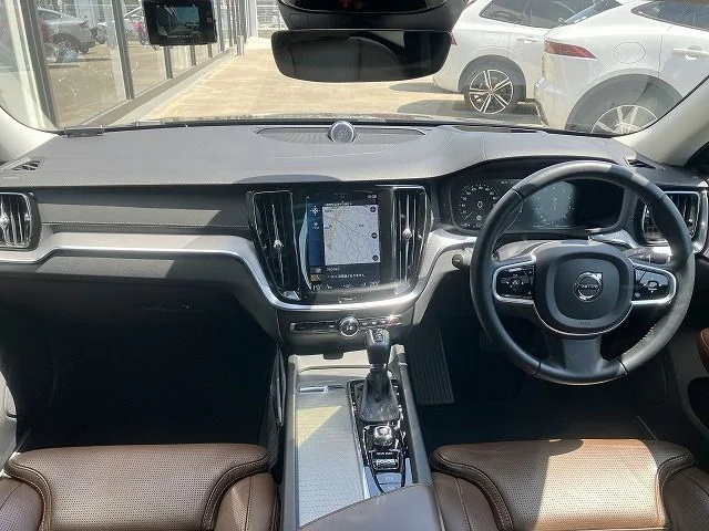 Volvo VOLVO V60 T5　インスクリプション photo 3