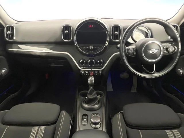 Bmw BMW MINI COOPER SD CROSSOVER オール4 photo 2