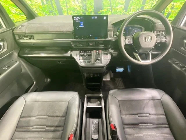 Honda STEPWAGON e:HEV SPADA プレミアムライン photo 2