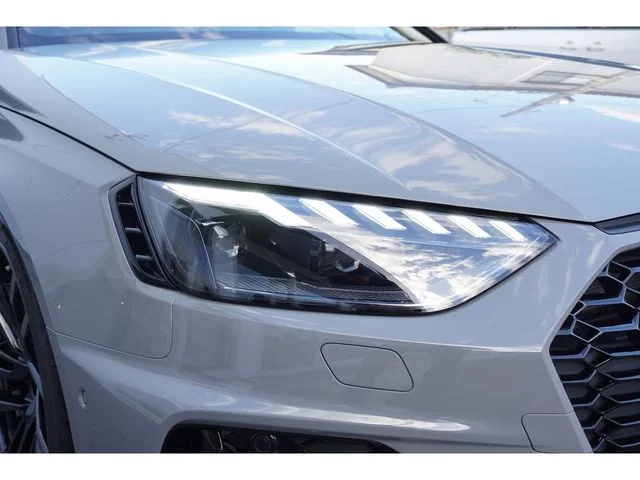 Audi AUDI RS4 AVANT ベースグレード photo 3