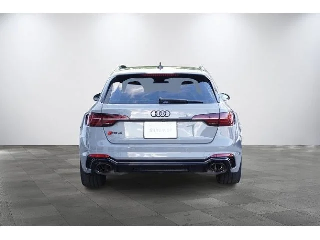 Audi AUDI RS4 AVANT ベースグレード photo 4