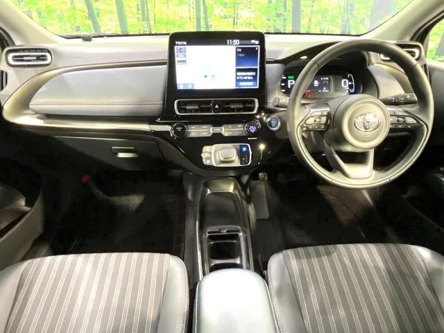 Toyota AQUA Z photo 2