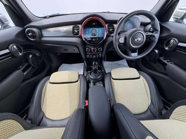 Bmw MINI COOPER S 5DOOR レゾリュート　エディション photo 2