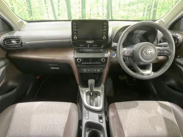 Toyota YARIS CROSS HYBRID Z photo 2