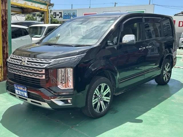 Mitsubishi DELICA D:5 4WD P photo 3