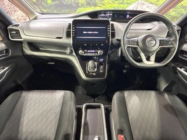Nissan SERENA WG e−POWER　ハイウェイスター　V photo 2