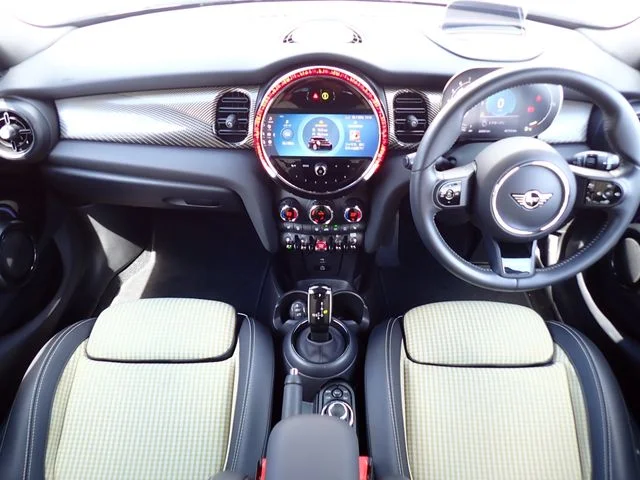Bmw MINI COOPER 5DOOR レゾリュート　エディション photo 2