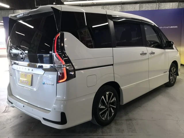 Nissan SERENA WG e−POWER　ハイウェイスター　G photo 4
