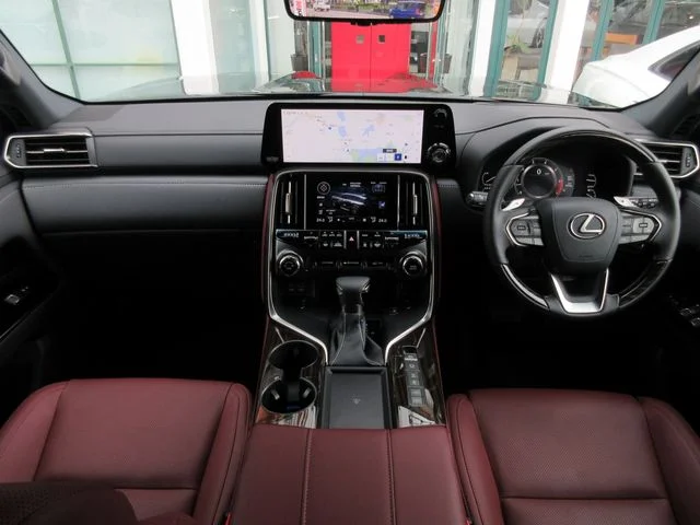 Toyota LEXUS LX600 ベースグレード photo 2