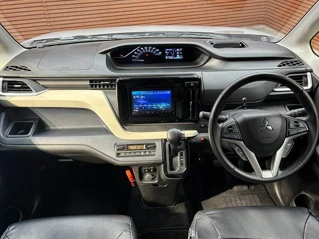 Mitsubishi DELICA D:2 2WD ハイブリッド　MZ photo 2