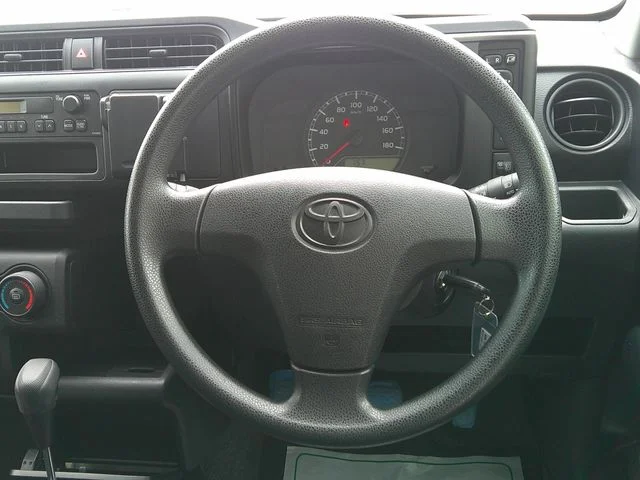 Toyota PROBOX van 4WD G photo 4