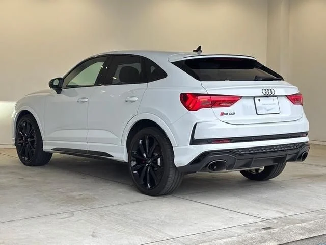 Audi AUDI RS Q3 SPORTBACK ベースグレード photo 3